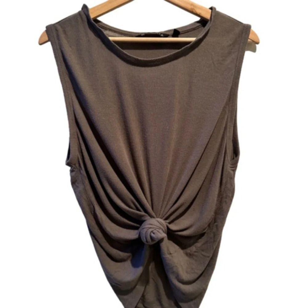 Athleta gray ribbed sleeveless shirt small gym athleisure activewear workout